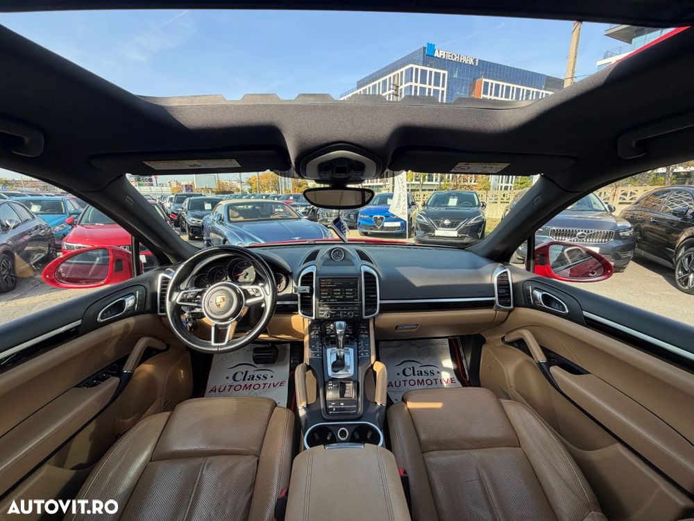 Porsche Cayenne 3.0 L - 7