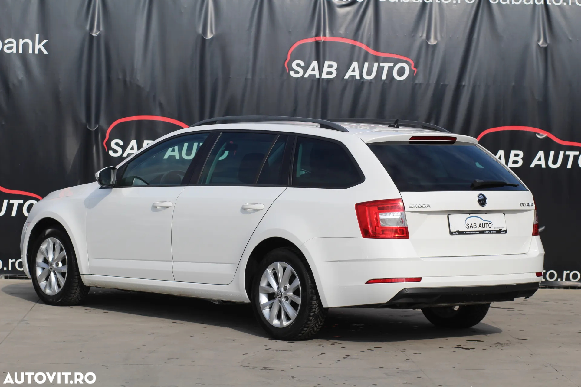 Skoda Octavia Combi Diesel 1.6 TDI DSG Style - 18