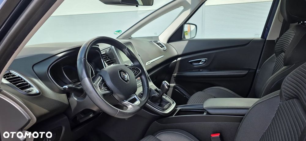 Renault Grand Scenic - 9