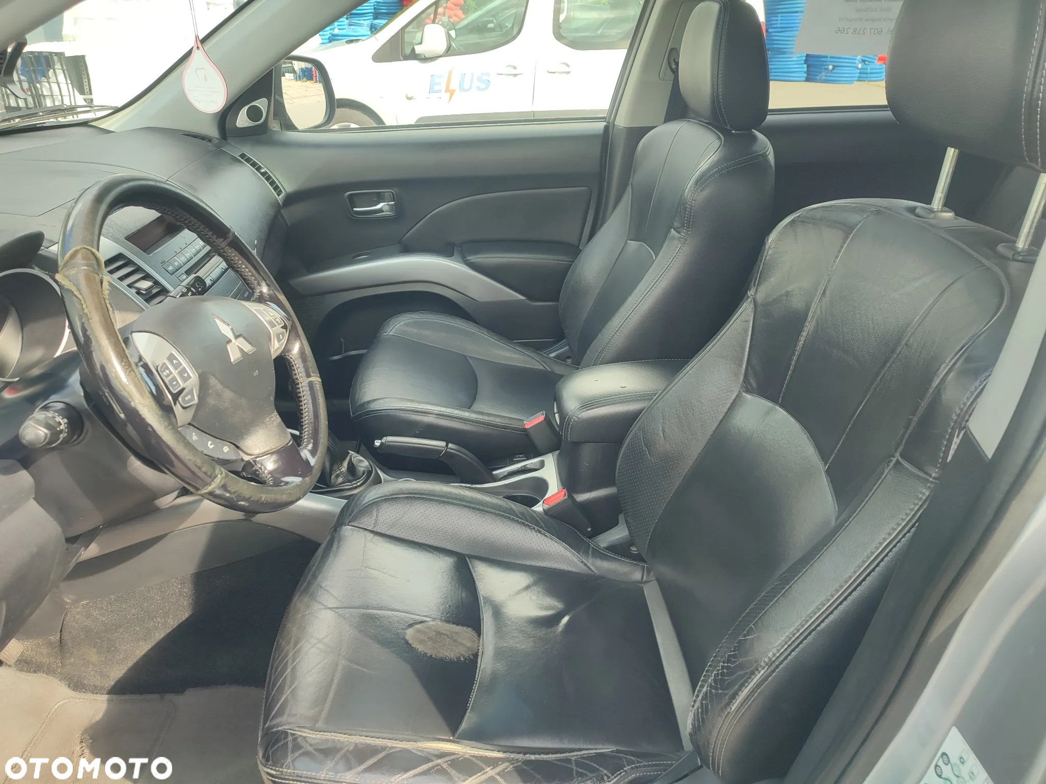 Mitsubishi Outlander - 12
