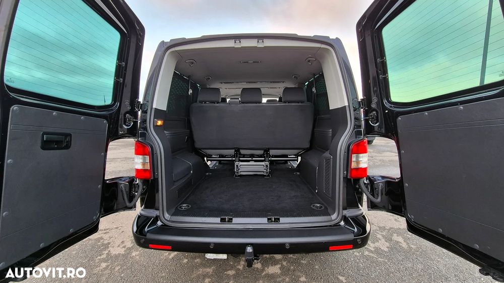 Volkswagen Caravelle - 8