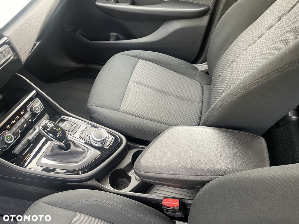 BMW Seria 2 216d Advantage - 12