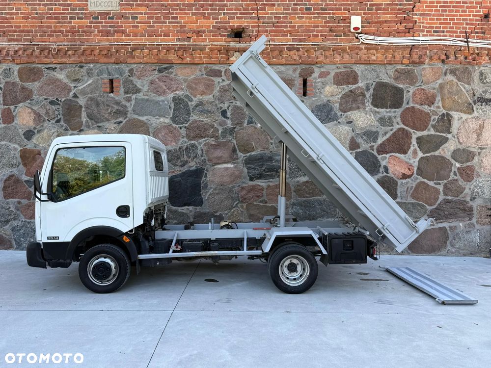 Nissan CABSTAR - 15