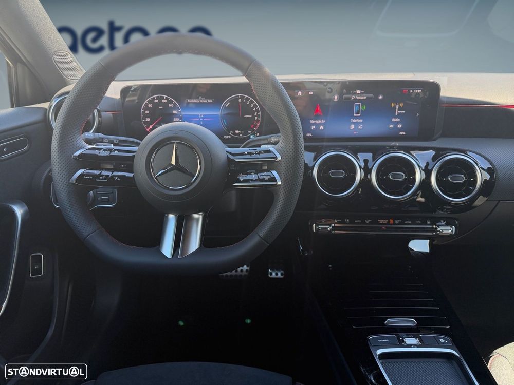 Mercedes-Benz A 250 e — fotografia 10