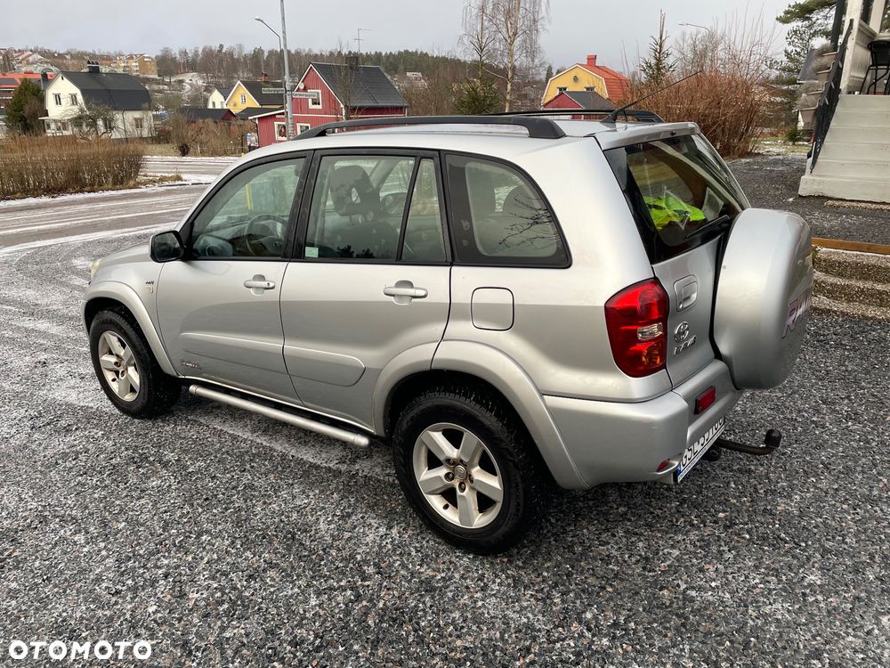 Toyota RAV4 2.0 VVT-i 4x4 - 5