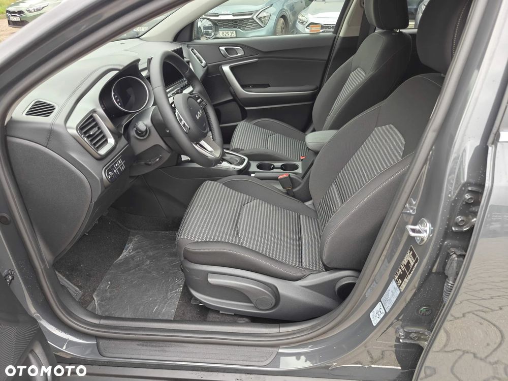 Kia XCeed - 12