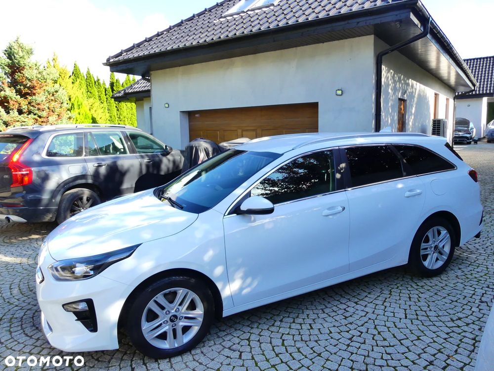 Kia Ceed - 11
