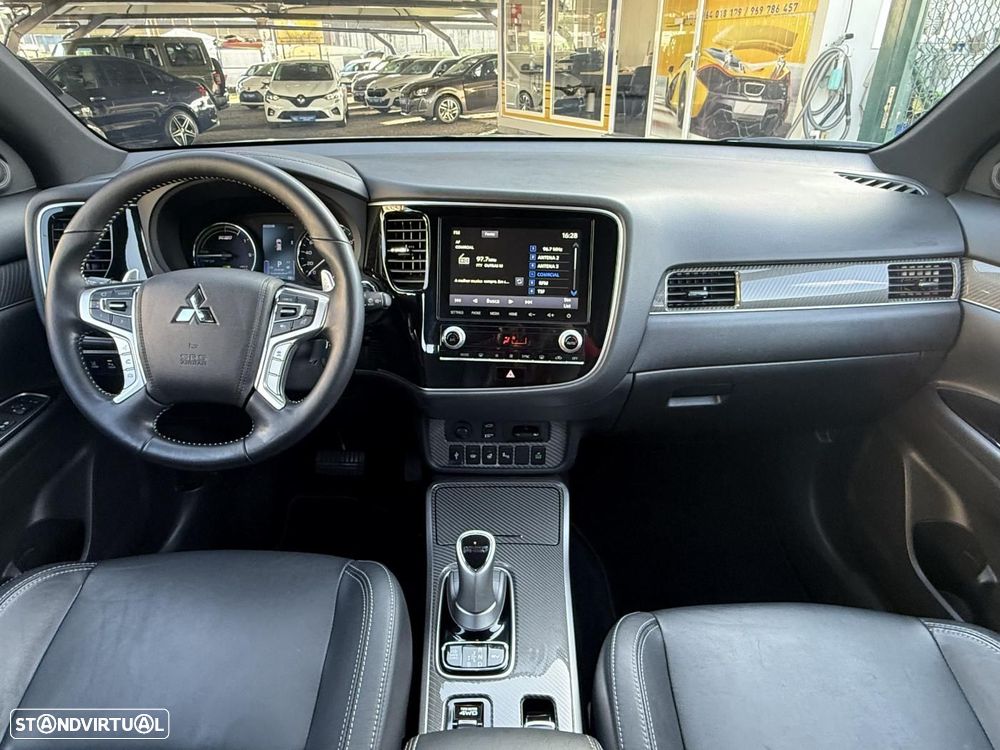 Mitsubishi Outlander 2.4 Instyle - 31