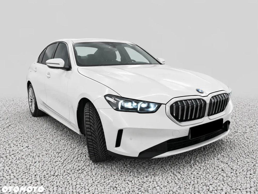 BMW Seria 5 2025 photo 2