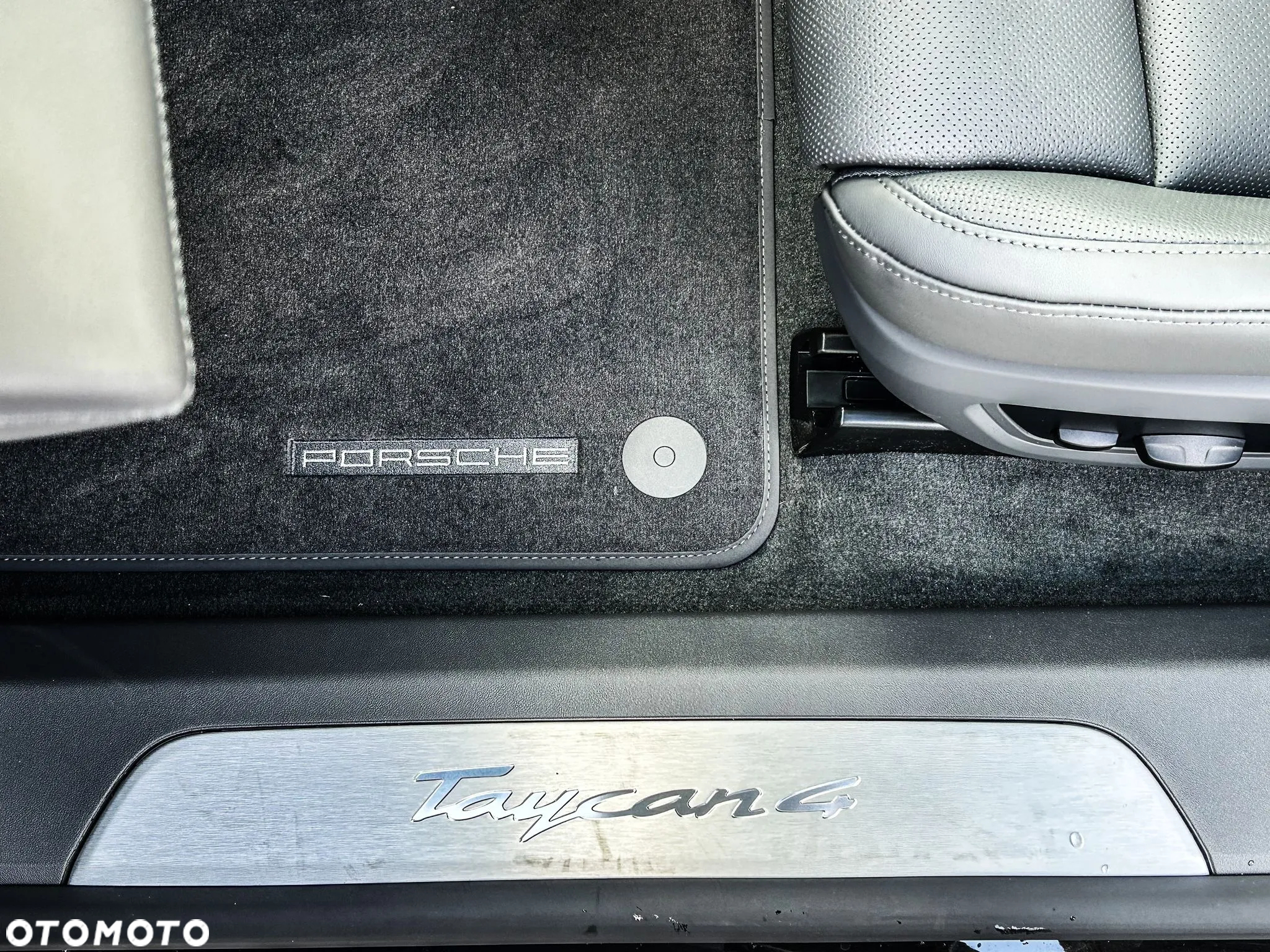 Porsche Taycan 89kWh 4 - 24