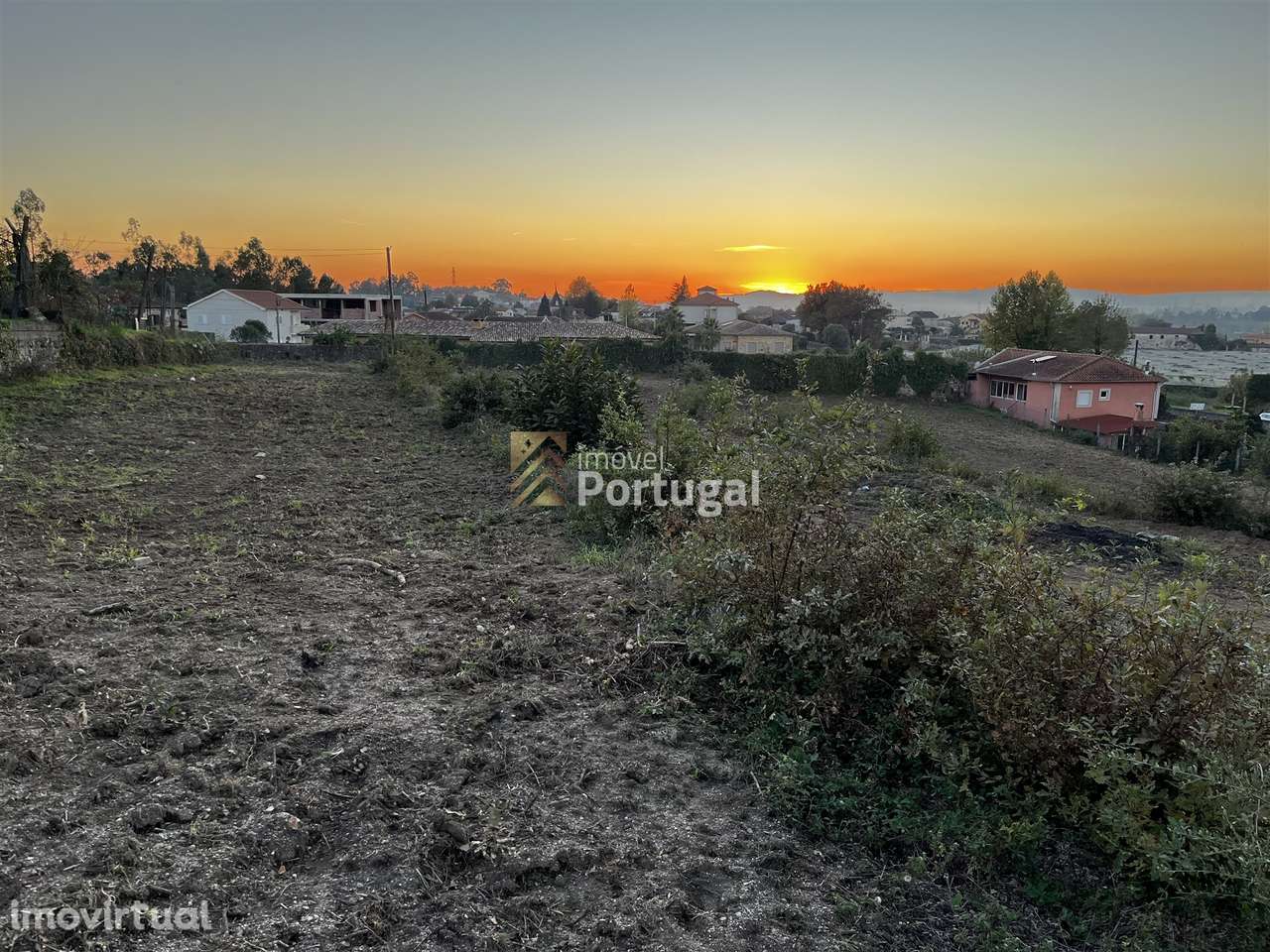 Venda Terreno 10.092,41m² para Construção Habitacional em Lago - Grande imagem: 5/23