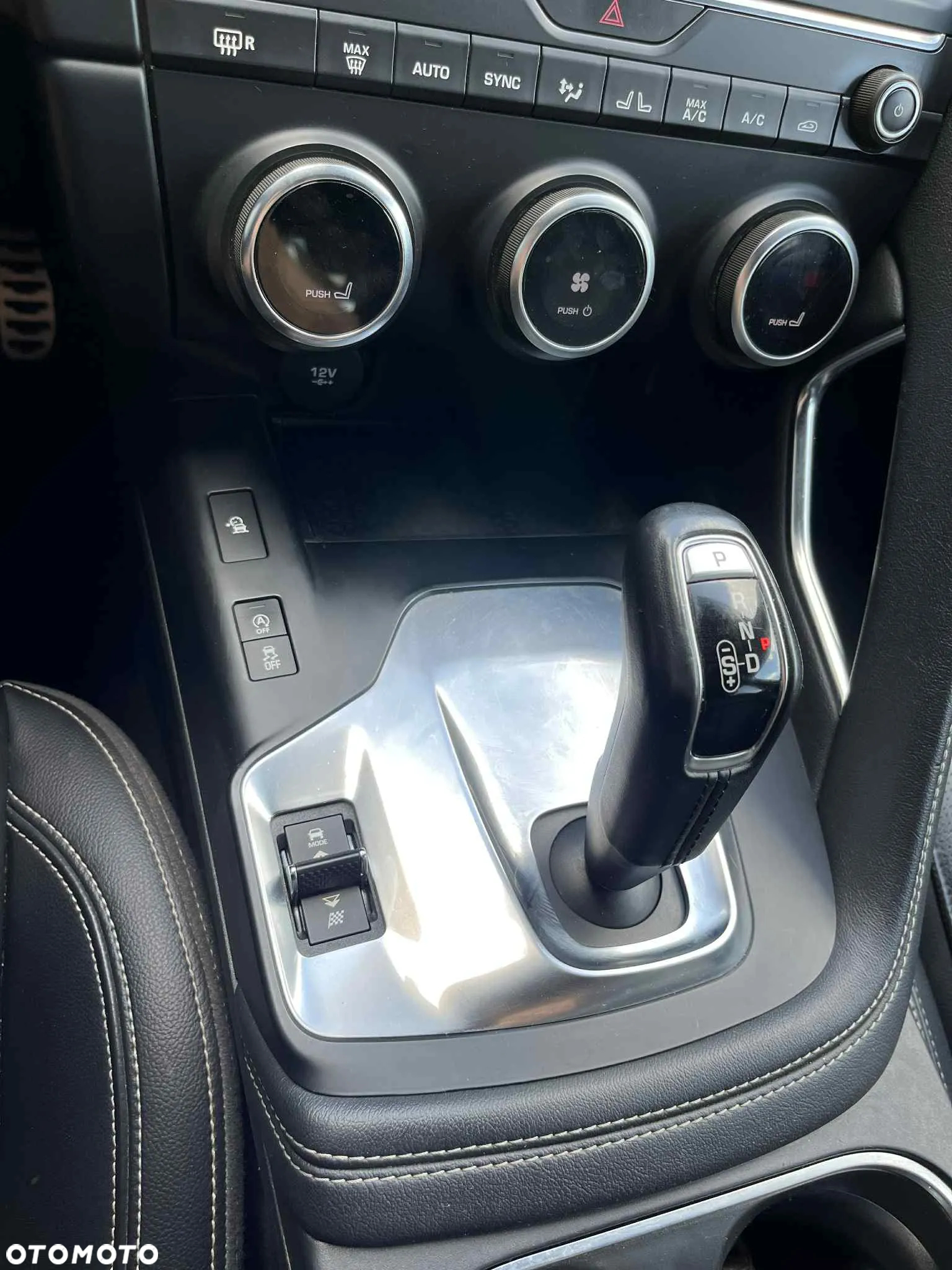 Jaguar E-Pace 2.0 i4P AWD R-Dynamic - 6