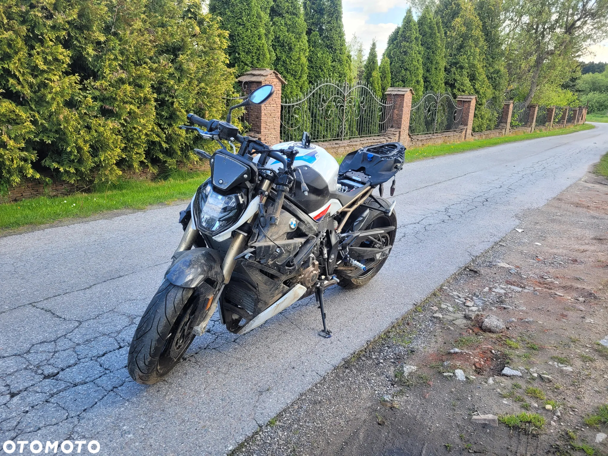 BMW S - 2