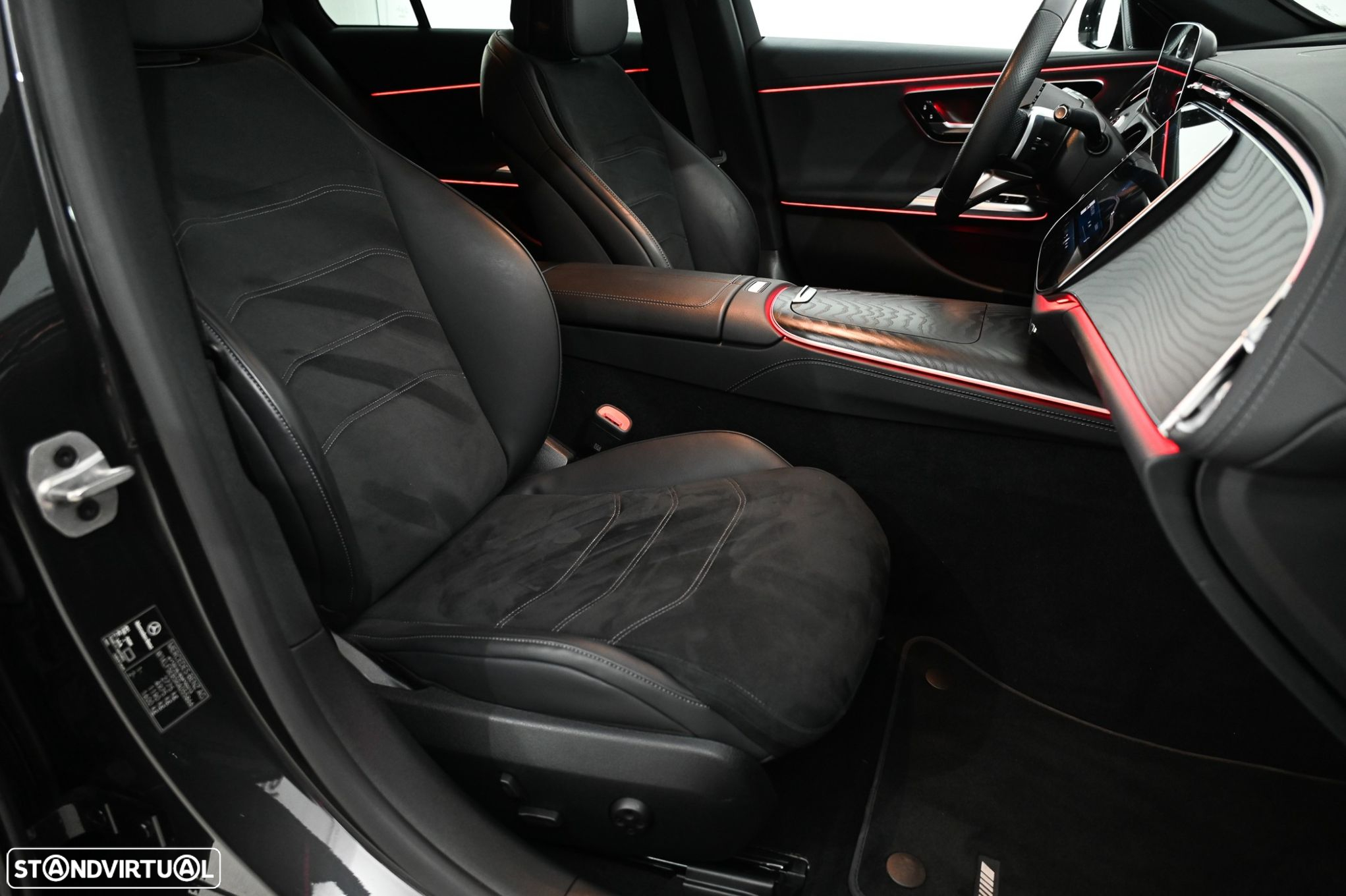 Mercedes-Benz E 300 e AMG Line - 16
