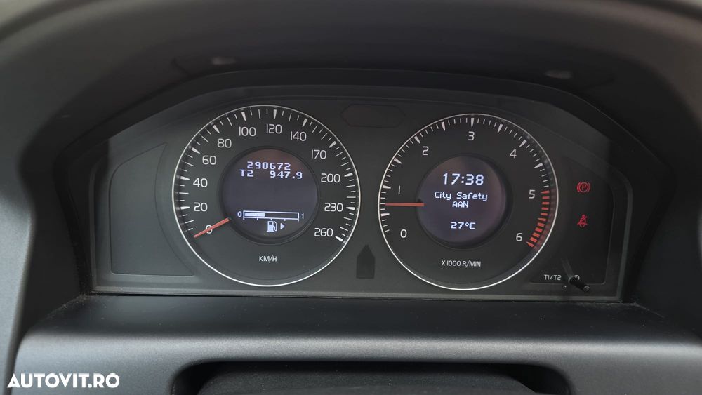 Volvo XC 60 2.4D AWD - 14