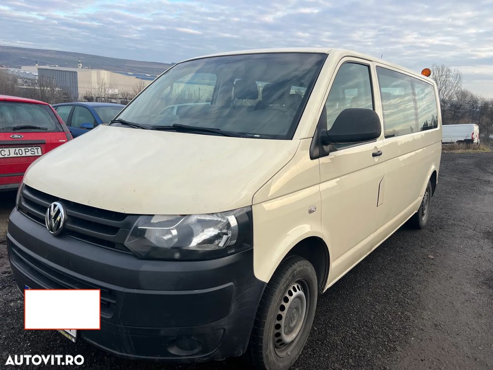 Volkswagen Caravelle - 2