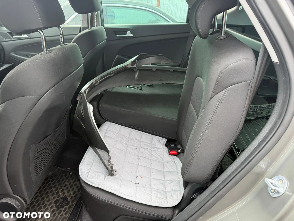 Hyundai Tucson 1.6 GDi 2WD Select - 12