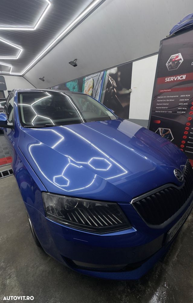Skoda Octavia 1.6 TDI STYLE DSG - 9