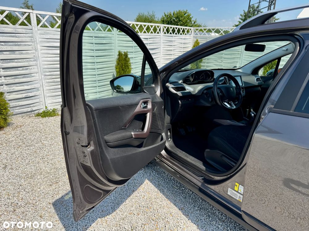 Peugeot 2008 1.2 Pure Tech Style S&S - 34