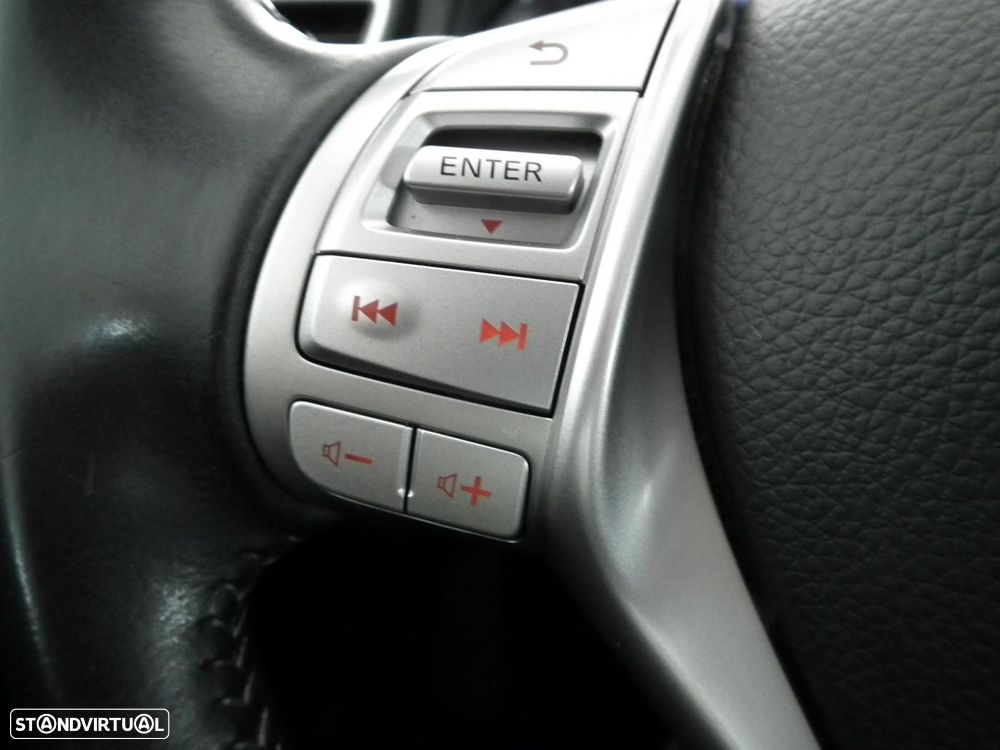 Nissan Qashqai 1.6 dCi N-Connecta 18 Xtronic - 29