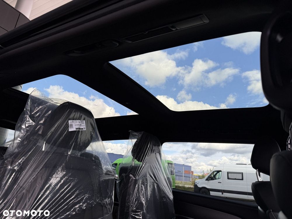 Mercedes-Benz Klasa V - 24