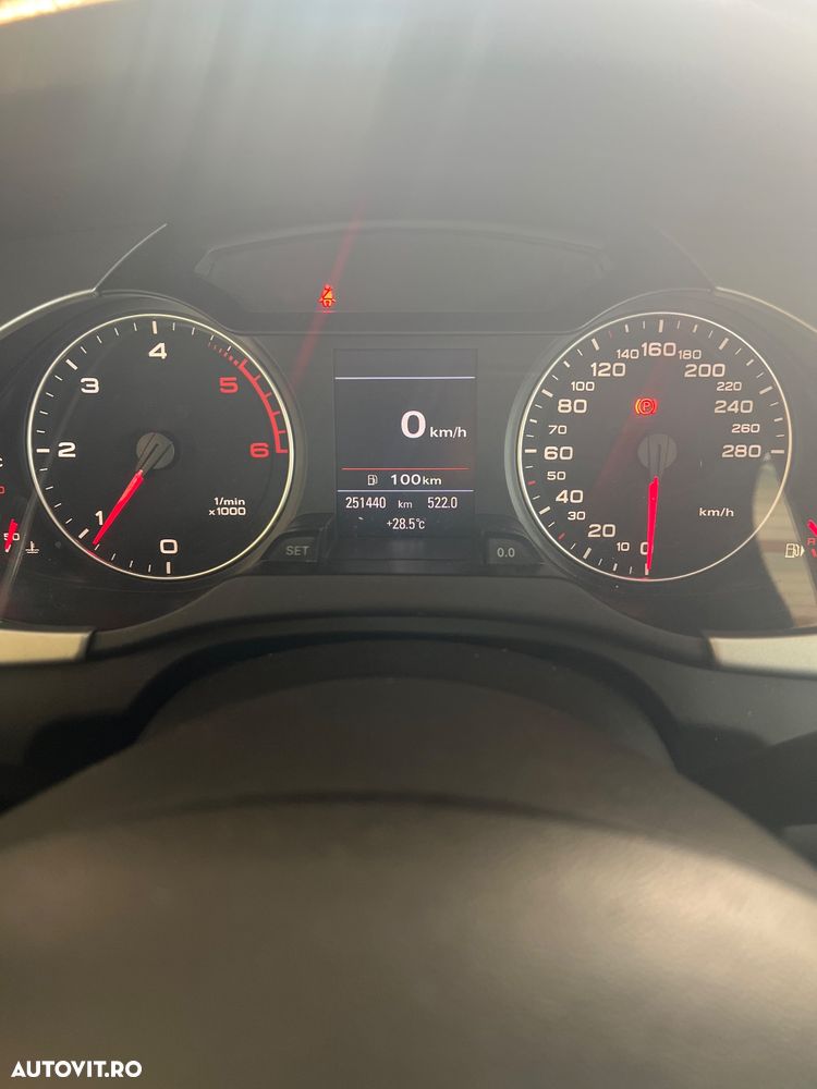 Audi A4 Avant 2.0 TDI - 8