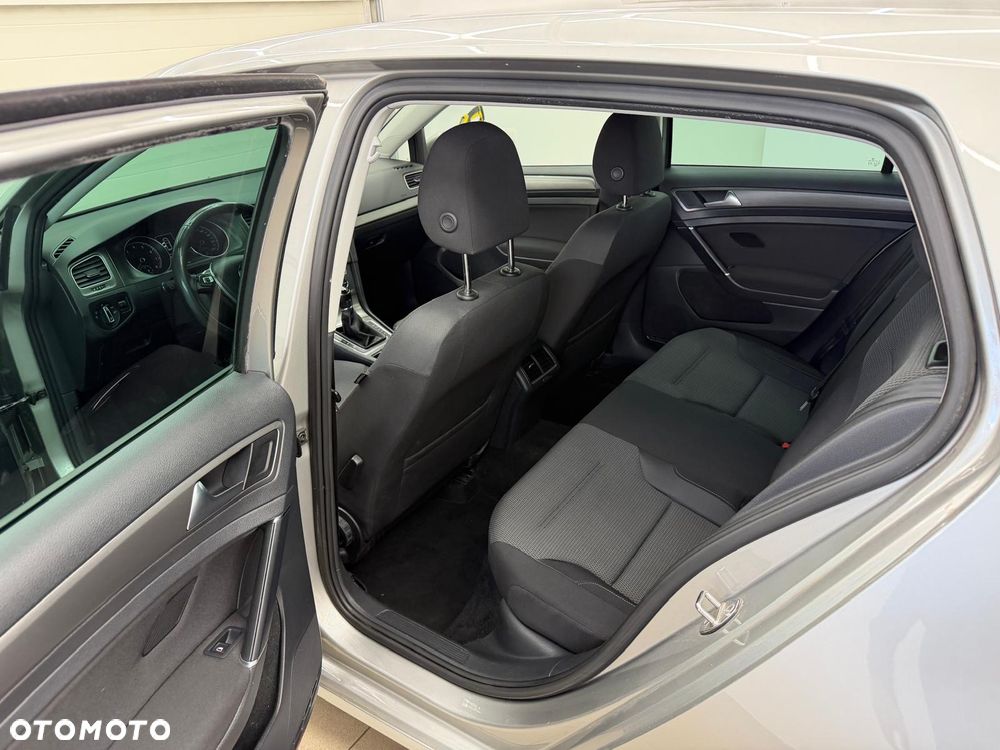 Volkswagen Golf - 13