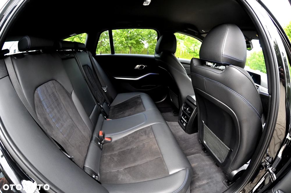 BMW Seria 3 320d M Sport sport - 23