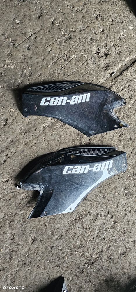 Osłona plastik owiewka boczek prawy Can Am Spyder RS Rotax 990 12r. - 1