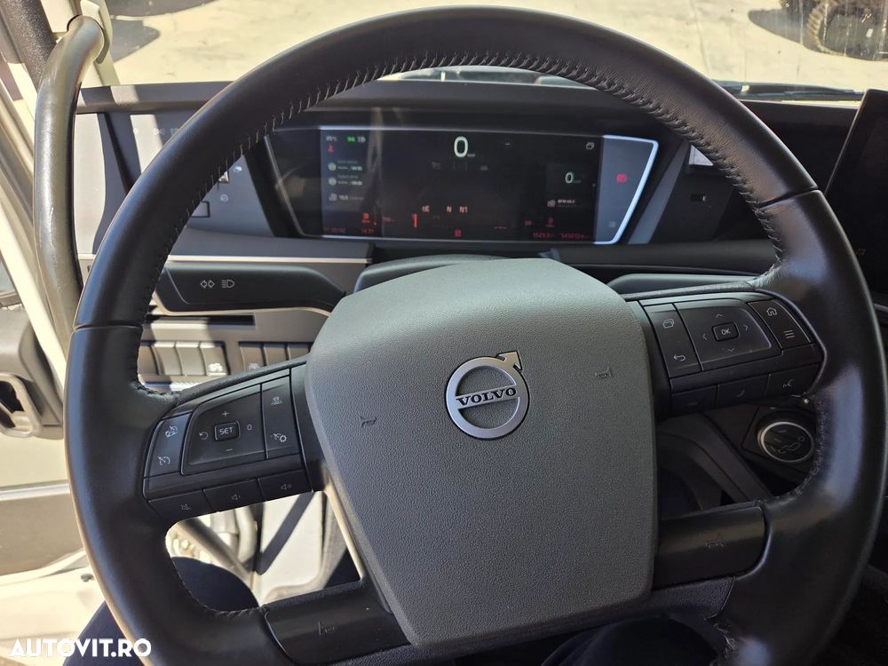 Volvo FH 500, 2022, 543.610km, rulata in GERMANIA, 2 paturi, Aeropachet spoilere cabina, spoilere sasiu, 2 rezervoare, Frigider, Aer conditionat STATIONARE, CIV, anv Michelin 70% ok, Automata, Navigatie, posibilitate leasing-PROMOTIE 53.900 EUR+Tva - 35