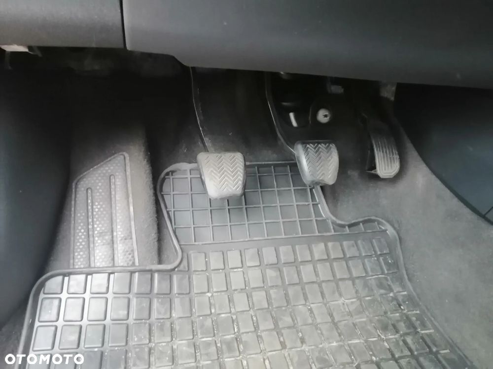 Toyota Auris 1.33 Dual-VVT-i START Edition - 22