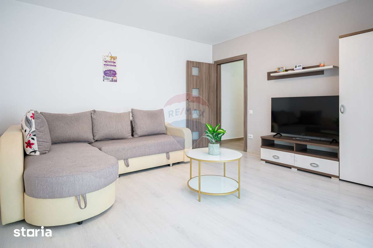 De închiriat apartament cu 2 camere, boxă și parcare în Tractorul! — fotografia 1