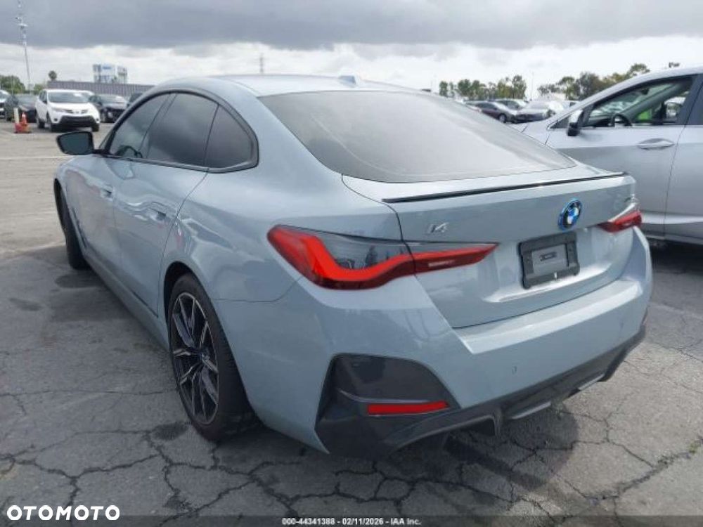 BMW i4 - 4