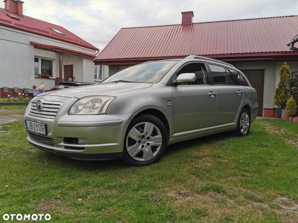 Toyota Avensis 2005 photo 2