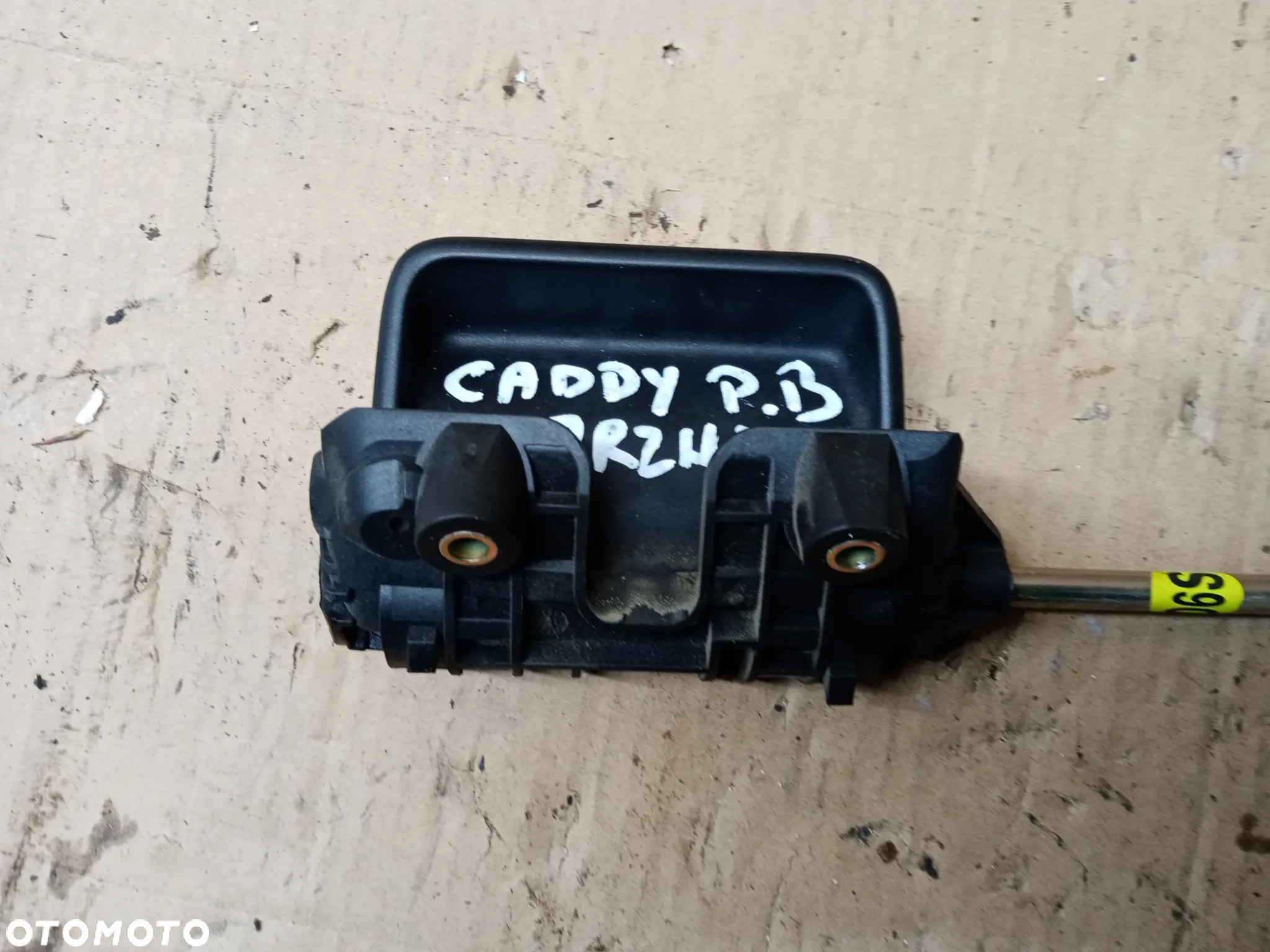 Klamka raczka drzwi przesuwnych prawych VW Caddy III 7H0843642A - 5