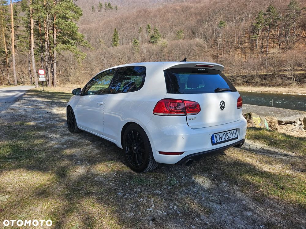Volkswagen Golf 2.0 GTI DSG - 10