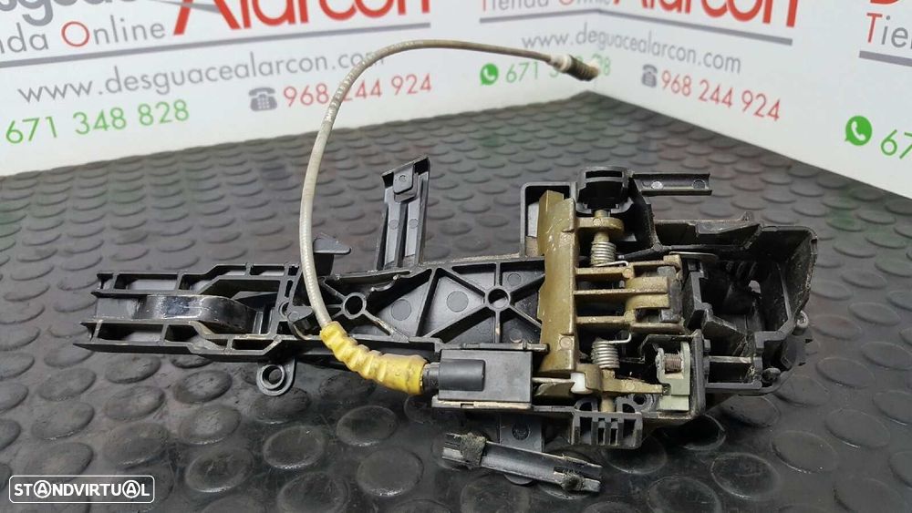 PUXADOR EXTERIOR FRENTE DIREITO BMW SERIE 1 BERLINA (E81/E87) 120D - 2