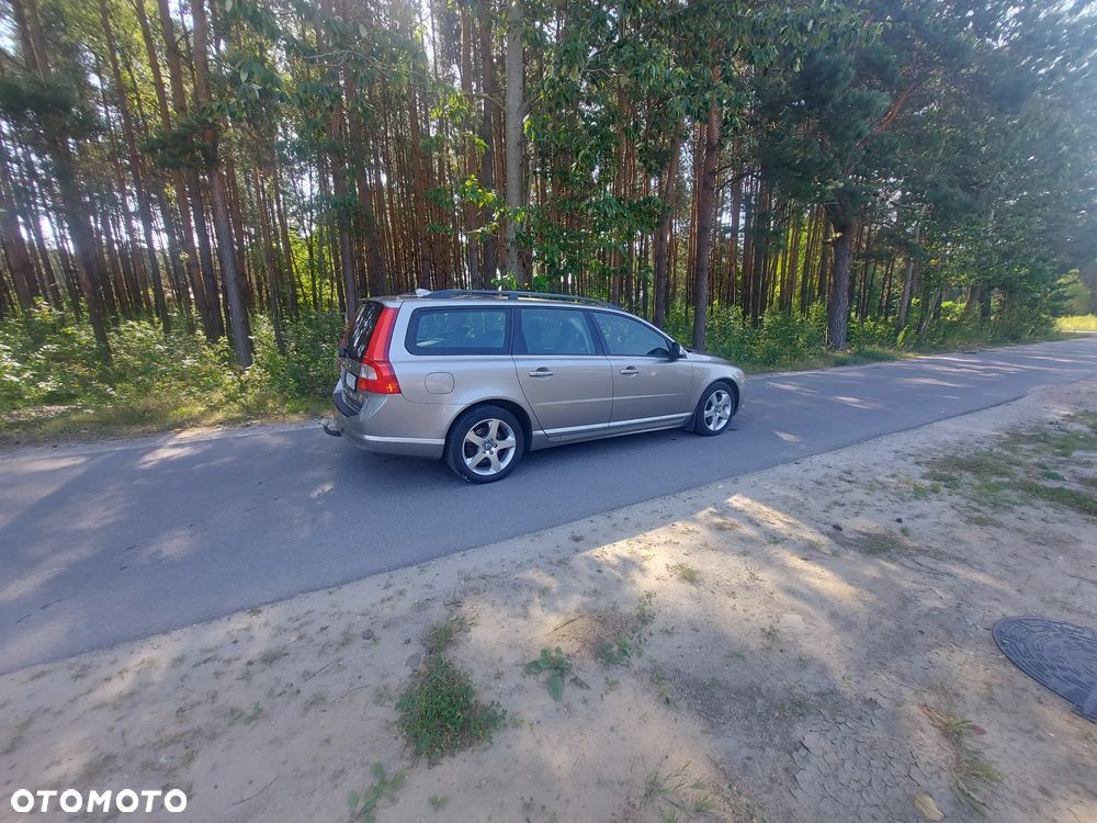 Volvo V70 D5 Momentum - 7