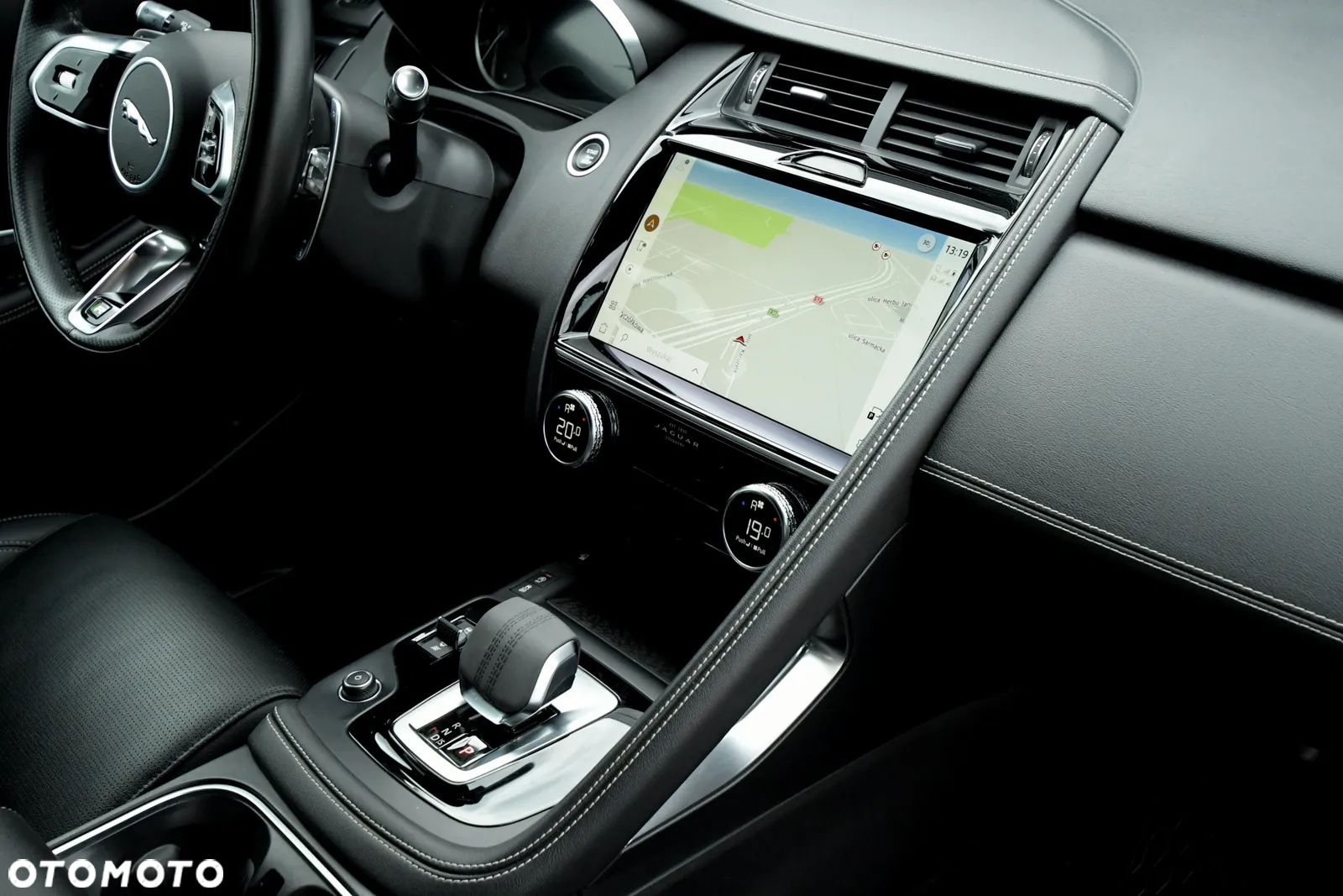 Jaguar E-Pace D200 AWD R-Dynamic S - 36