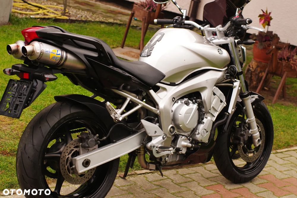 Yamaha FZ6 - 4