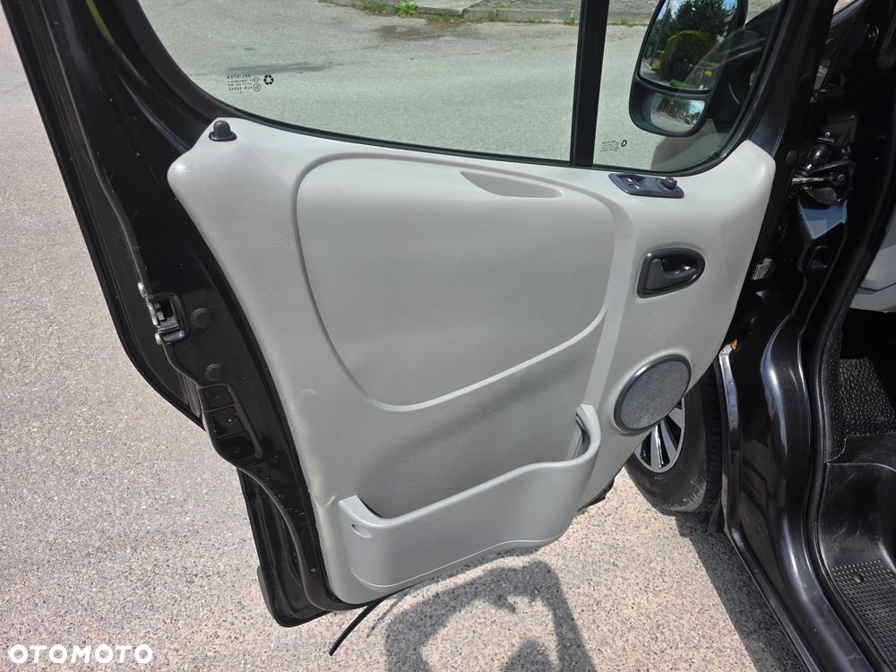 Renault Trafic - 13