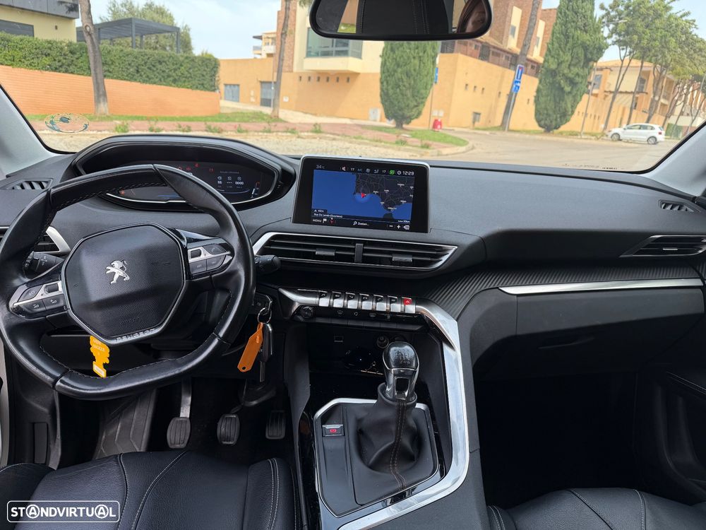 Peugeot 3008 1.2 PureTech Allure - 4