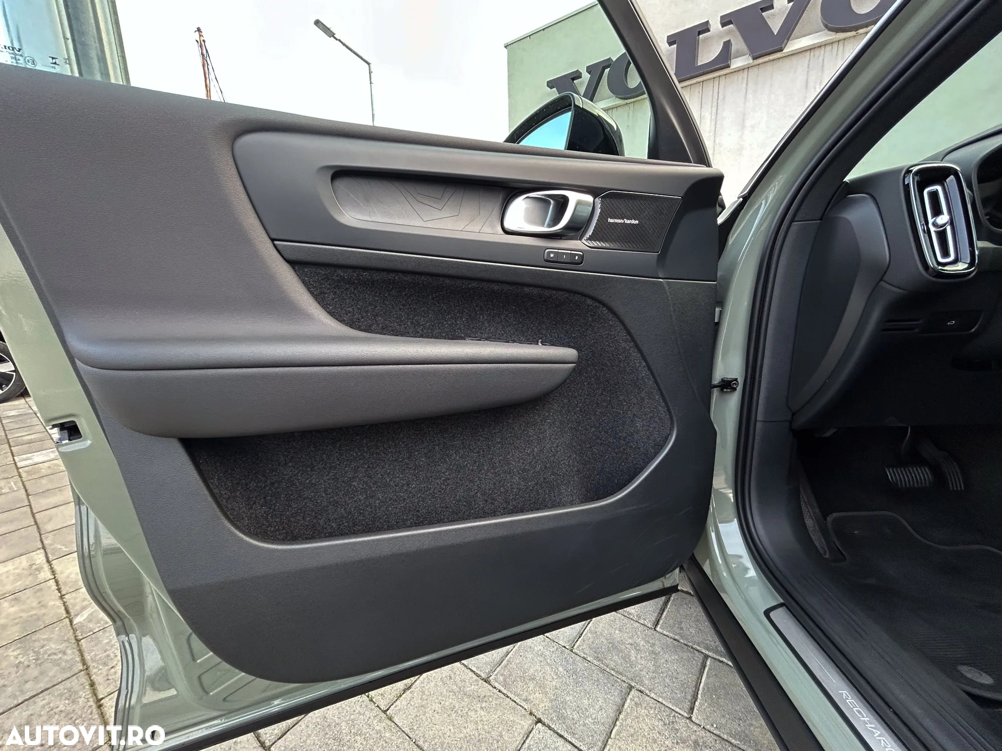 Volvo XC 40 Recharge Twin Motor AWD Ultimate - 31