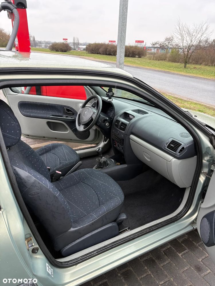 Renault Clio 1.2 Campus - 9