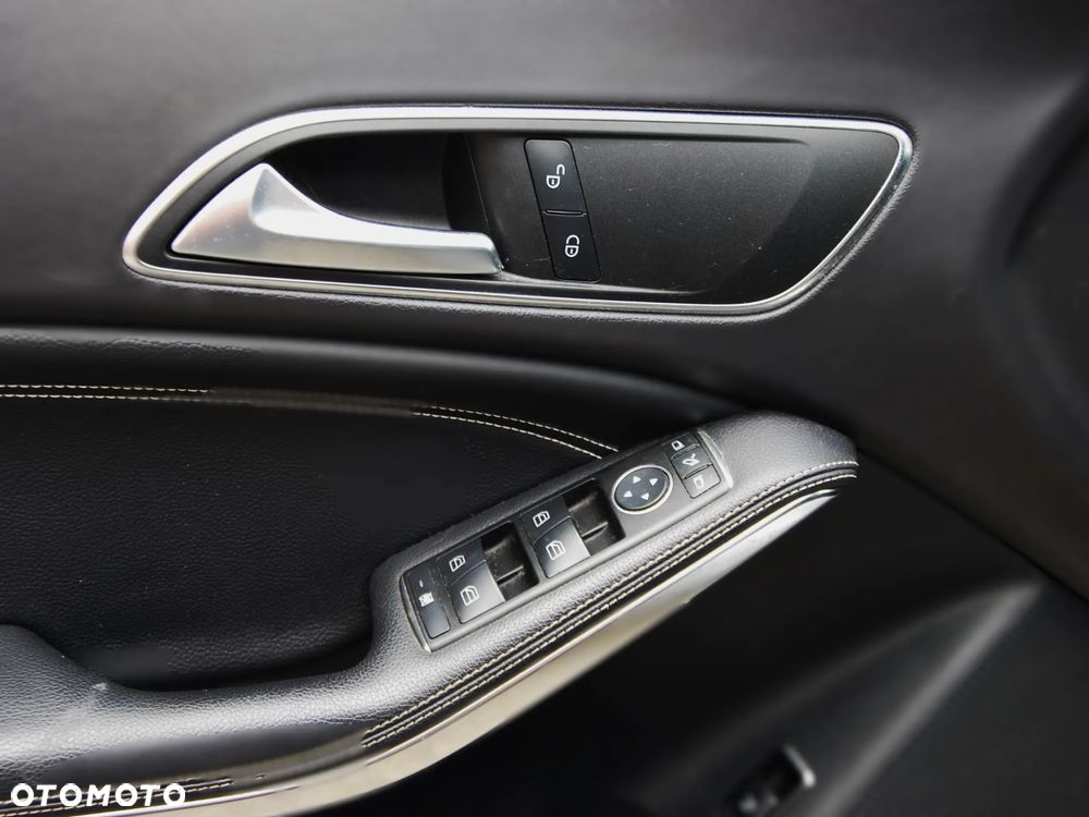 Mercedes-Benz CLA 220 CDI 4Matic 7G-DCT AMG Line - 13