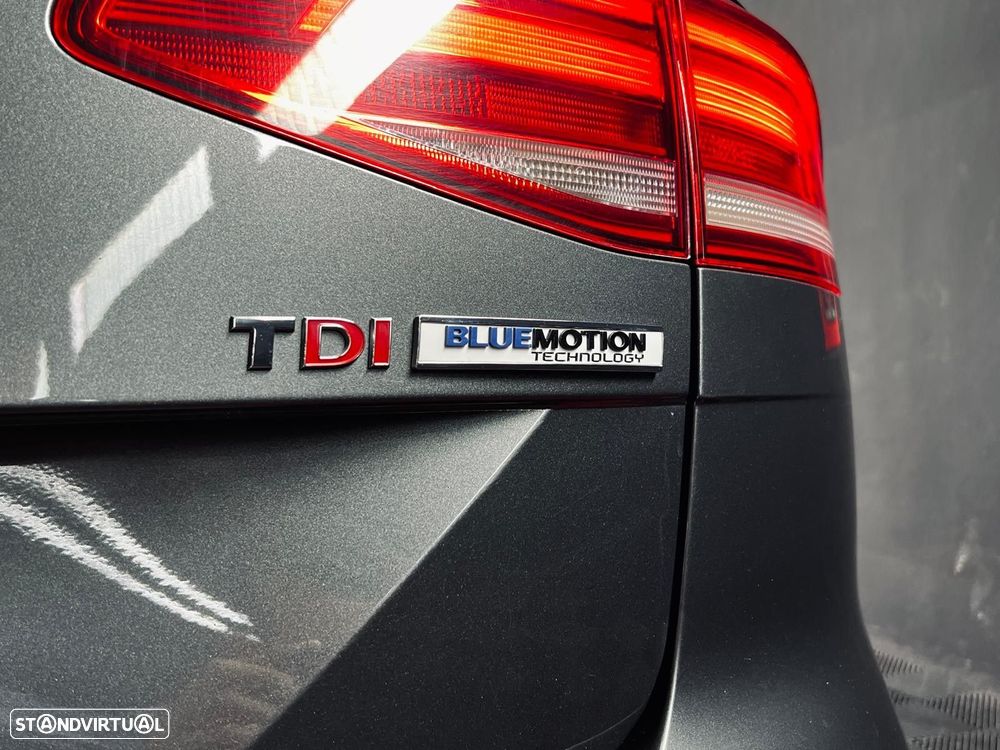 VW Passat 1.6 TDI DSG - 38