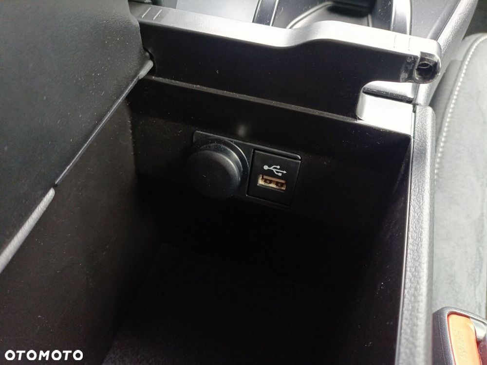 Lexus UX 250h GPF Business 2WD - 25