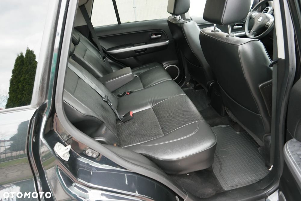 Suzuki Grand Vitara 2.4 De Luxe - 22