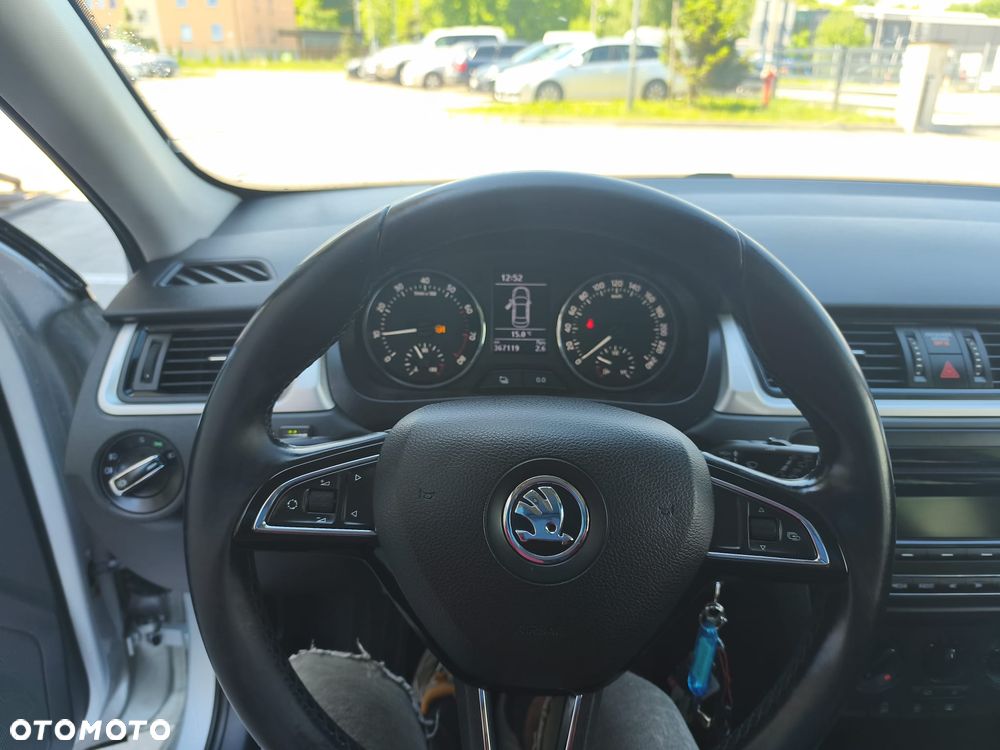 Skoda RAPID - 25