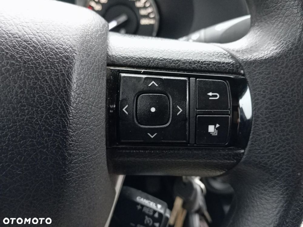 Toyota Hilux 2.4 D-4D Double Cab DLX 4x4 - 17